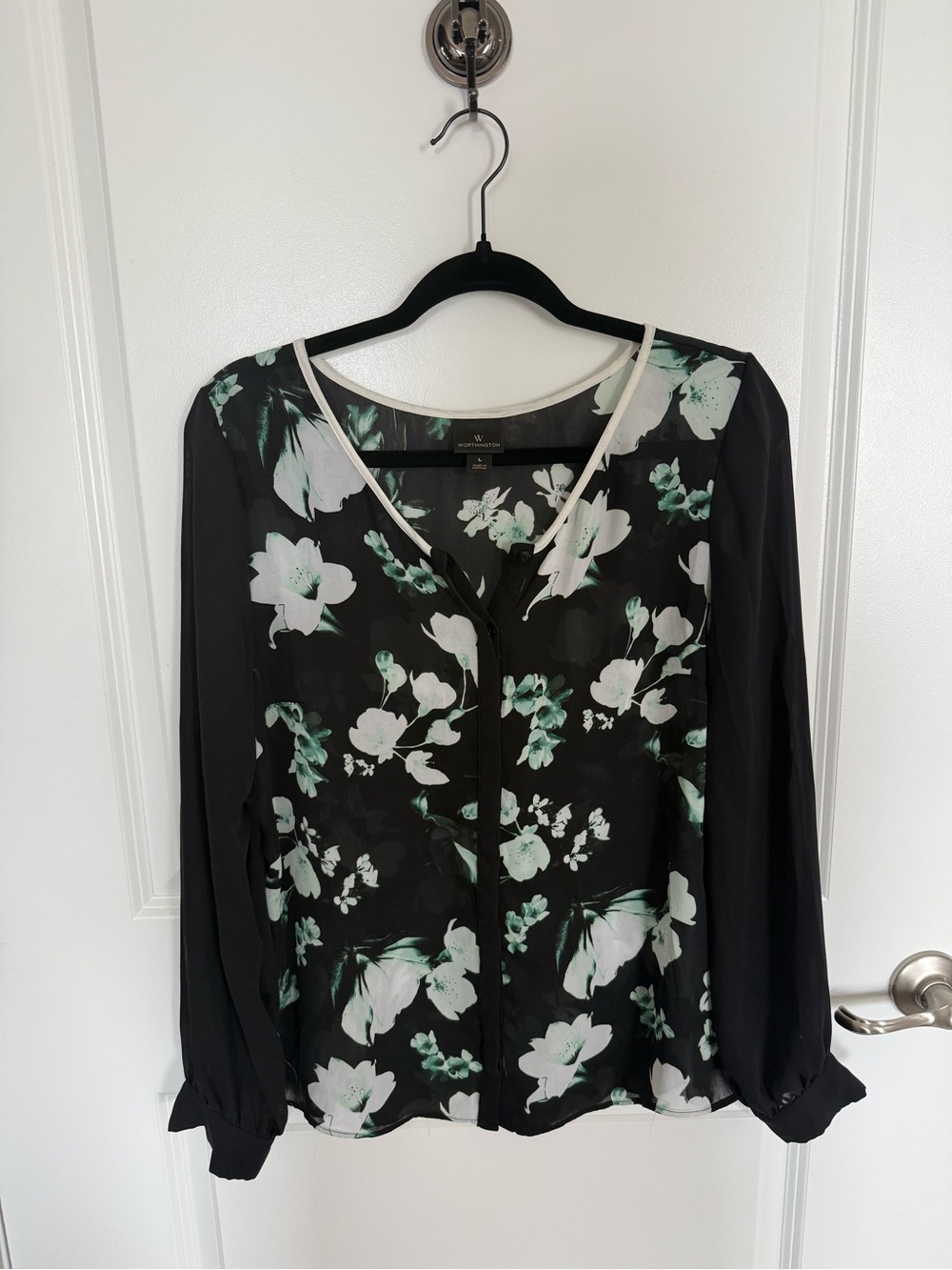 Worthington Black Floral V-Neck Long Sleeve Blouse-Lg